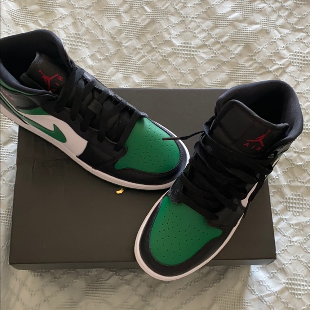 Air Jordan 1 mid
